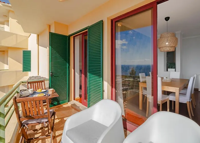 Garajau Iv By An Island * Caniço