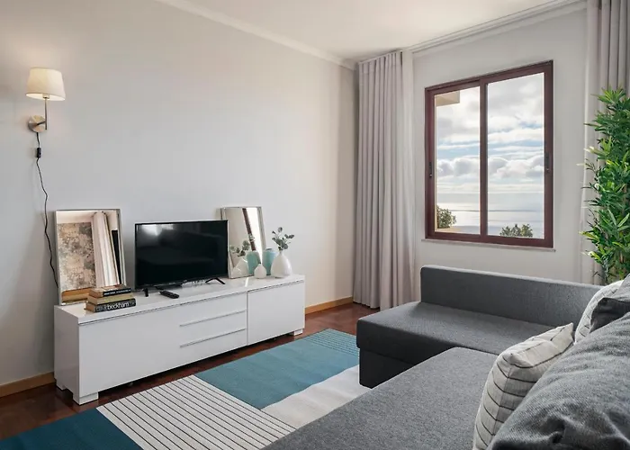 Garajau Iv By An Island * Caniço